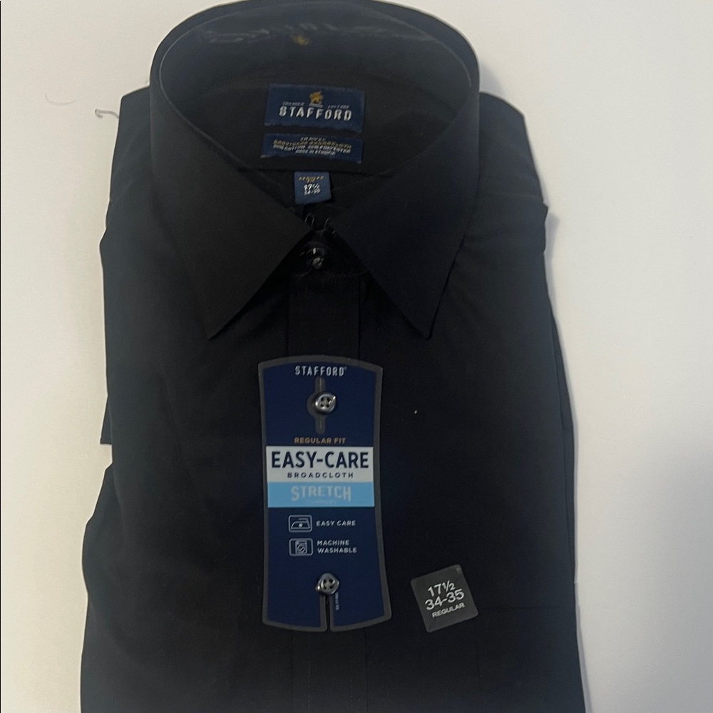 Stafford Men's Dark Easy-Care Stretch Shirt